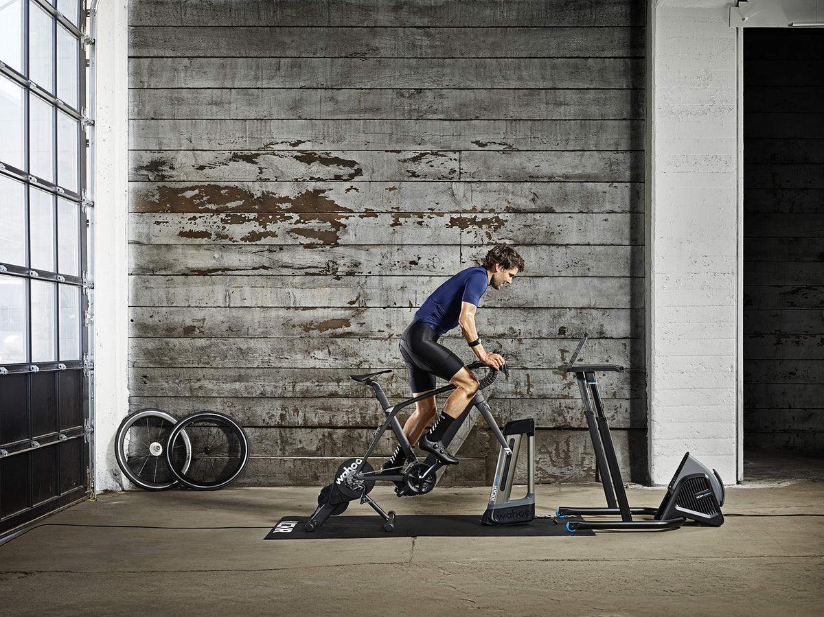 KICKR Headwind Bluetooth Ventilator für Indoor Cycling Training Schwarz mit automatischer Steuerung