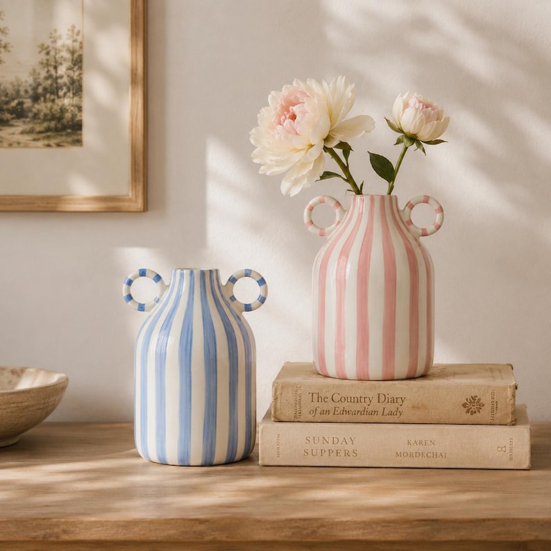Gestreifte Keramikvase mit Griffen, Boho Bauernhaus Tischdekoration, handbemalte Blumenvasen für Wohnzimmer