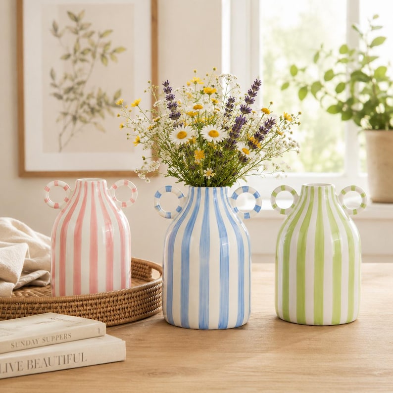Gestreifte Keramikvase mit Griffen, Boho Bauernhaus Tischdekoration, handbemalte Blumenvasen für Wohnzimmer